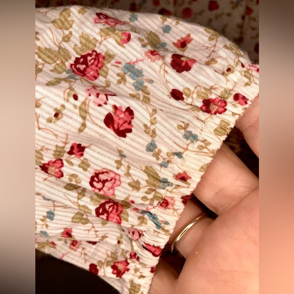 🎊2 FOR 1🎊 Bit and Bridle Ling Sleeve Blouse - Picture 5 of 7